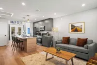 Stunning Mountain View Townhouse, Accommodates 6