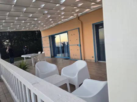 Villa Vittoria with private access to the sea.