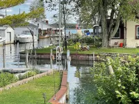 Algonac, Great Place To Stay With Water Access To St. Clair River Hotels in Algonac
