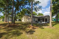 The Dahl House in Sebastian, just minutes to the Indian river and Wabasso Beach.