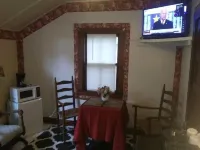 Studio COTTAGE #1- WALK to Keyes Memorial BEACH Barnstable- Hyannis