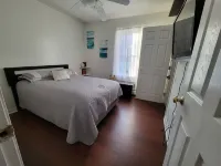 The Retreat - 6 beds/3baths- Indoor Hot Tub, Theatre, Pool Tble, Mins to Casinos