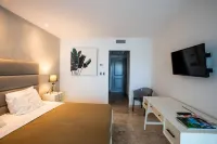 Luxury Condo on the Beach - The CLIFF - Beachfront Resort with Spa & Restaurant