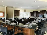 Peaceful Retreat - Lake & Mountain Views - Private Pool Hotels in Dandridge