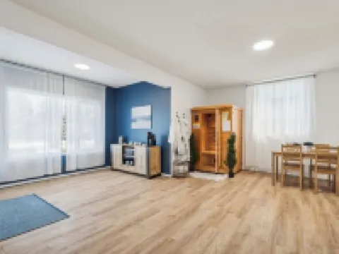 The Modern Lodge Retreat with INFRARED SAUNA & Amenities for Rest and Relaxation Hoteles en Cochrane