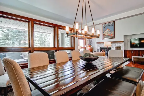 Luxury Vail Residence • Private Hot Tub • 3 Bedrooms + Den