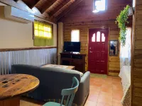 Relaxing Loft Studio Cabin - 5 min from the beach!