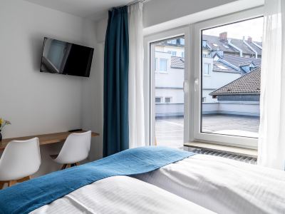 Hotel 83