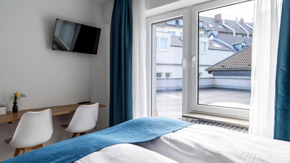 Hotel 83