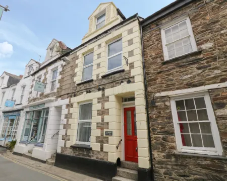 Pirate's Pad Hotels in Mevagissey