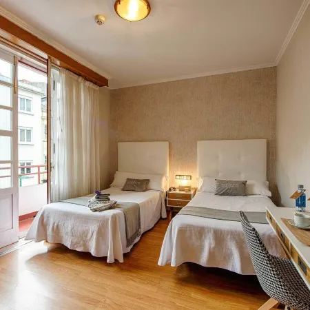 Hostal Zahara โรงแรมในเฟร์รอล