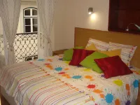DownTown Guest House Отели рядом с достопримечательностью «Площадь Россио»