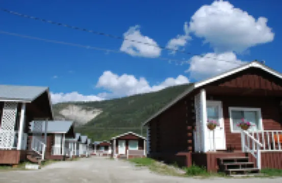 ทริปเปิ้ล J โรงแรม และ กระท่อม โรงแรมใน