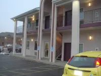 Townhouse Inn & Suites Omaha Hotels in Omaha