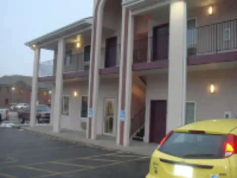 Townhouse Inn & Suites Omaha