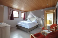 Hotel Traube - Stelvio Hotels in Solda