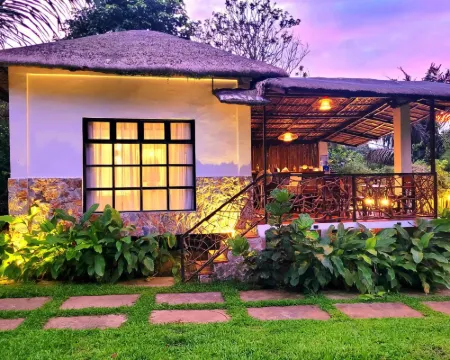 Modern Bahay Kubo near Tagaytay - Casita Anahaw 因當酒店