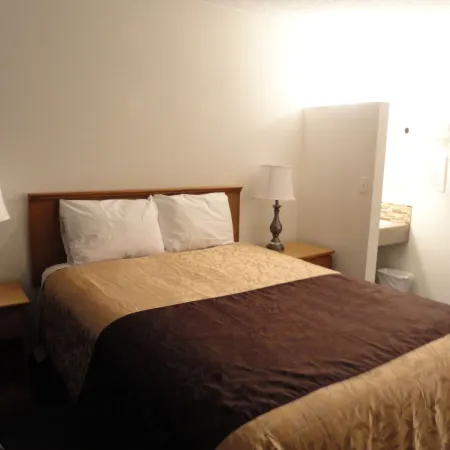South Hill Motor Inn