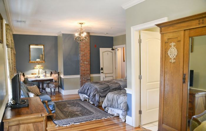 Naomi's Inn Bed & Breakfast