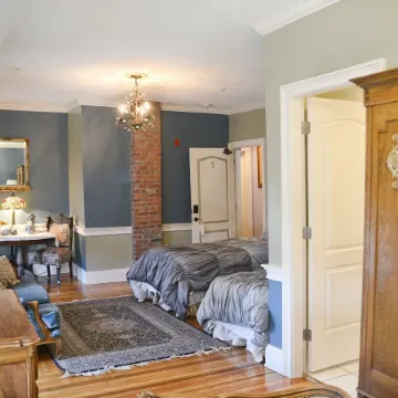 Naomi's Inn Bed & Breakfast