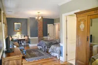 Naomi's Inn Bed & Breakfast