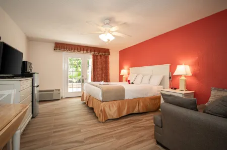 Island Sun Inn & Suites - Venice, Florida Historic Downtown & Beach Getaway