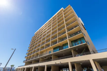 Phoenix All Suites Hotel Отели рядом с достопримечательностью «W Beach Blvd»