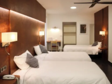 Hôtel le Lons フォアのホテル