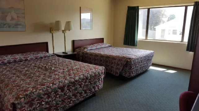 Safari Inn Motel