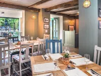 Chequers Inn Hotels in Wychavon District