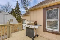 Rural Retreat Near Golf Courses in Ottawa Lake! Hotel di Dundee