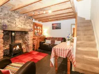 White Lilac Cottage Hotels in Llanidan