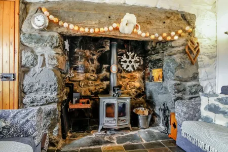 Hwylfa'r Groes Отели в г. Talybont