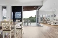 George8- the Ultimate, Family Beach House!