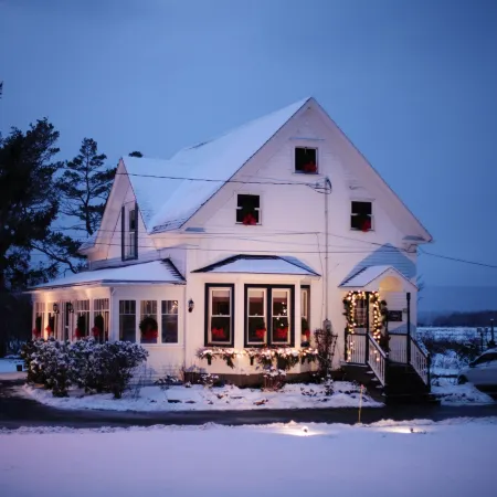 Carleton Inn & Cottages