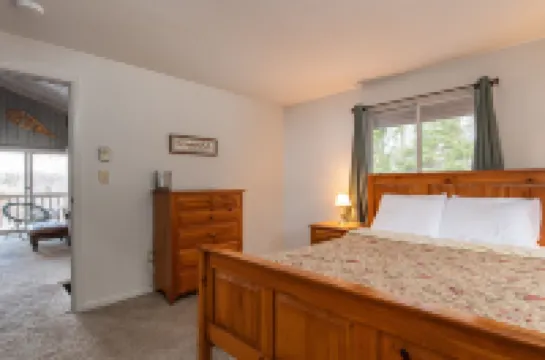 Bear Hill Cabin 4 Bedroom Cabin