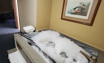 Katahdin Inn & Suites