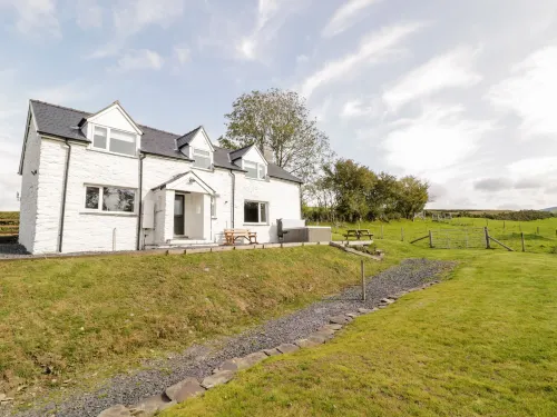 Bryndan Hotels in Trefeglwys