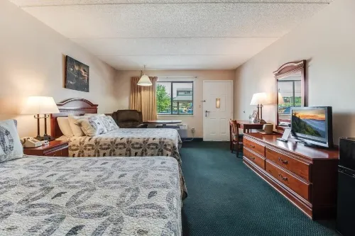 Mountain Breeze Motel - spa