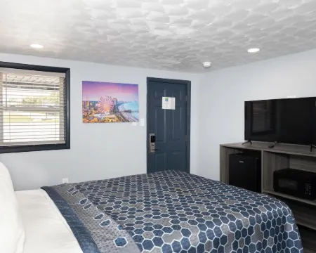 Hillsboro Inn & Suites Hotels in Liberty Township