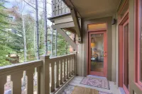 2 Br Condo Arrowhead Village, Walking Distance to Lift