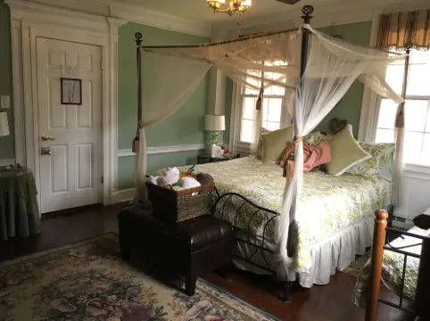 Brookside Inn at Laurens