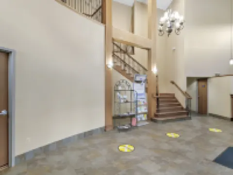 Waterbird Lakeside Inn Hotels in Chesterton