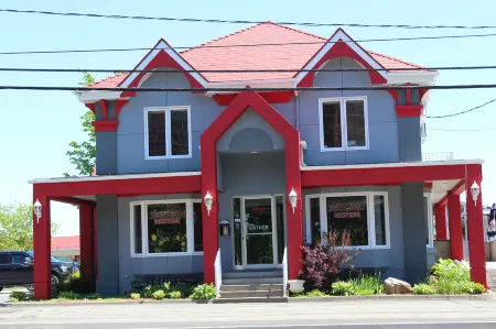 Hotel Motel Hospitalité Отели рядом с достопримечательностью «Парк Солей»