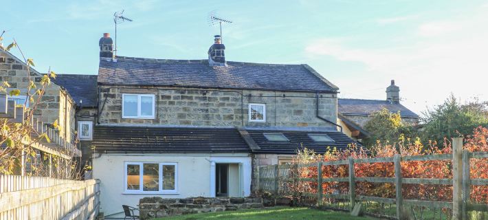 7 Scarah Bank Cottages Hotels in Harrogate