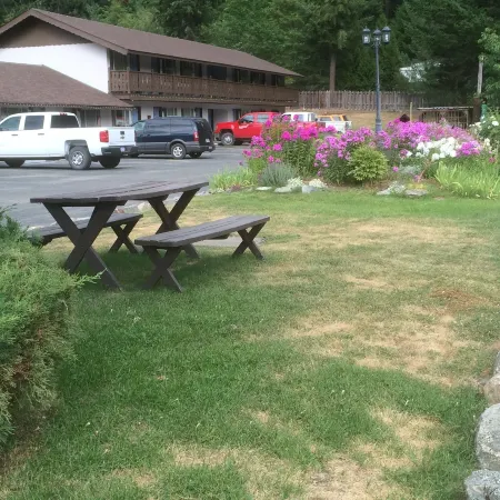 Canyon Alpine Motel