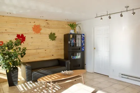 Motel la Siesta Отели рядом с достопримечательностью «Pi-o Centre d'Amusement»