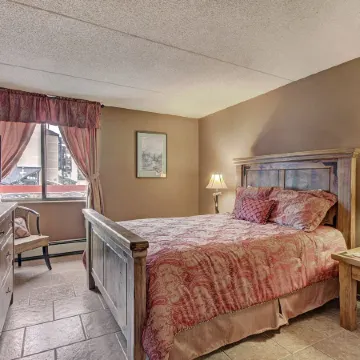 Spacious Condo in the Heart of Center Village - Pet Friendly - VS367 by Redawning