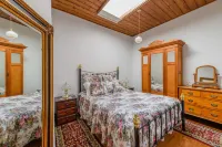 Bridge Cottages Sargeants & Armoury Cottages 1823 - History & Charm - parking