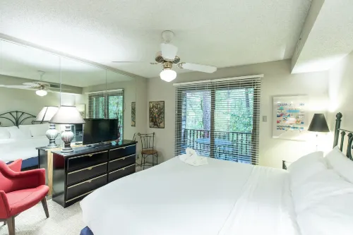 Forest View Two Bedroom, Two Bath Condo on Lake Ouachita, Steps Away from Pool and Spa. by RedAwning - parking